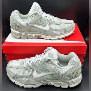 Nike Zoom Vomero 5 Jade Horizon Phantom Size 11.5 HF1553-300